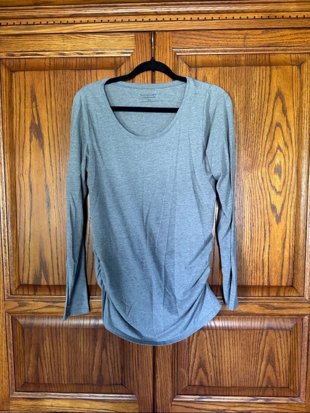 Women’s Gray Long-Sleeve Scoop Neck Maternity Top